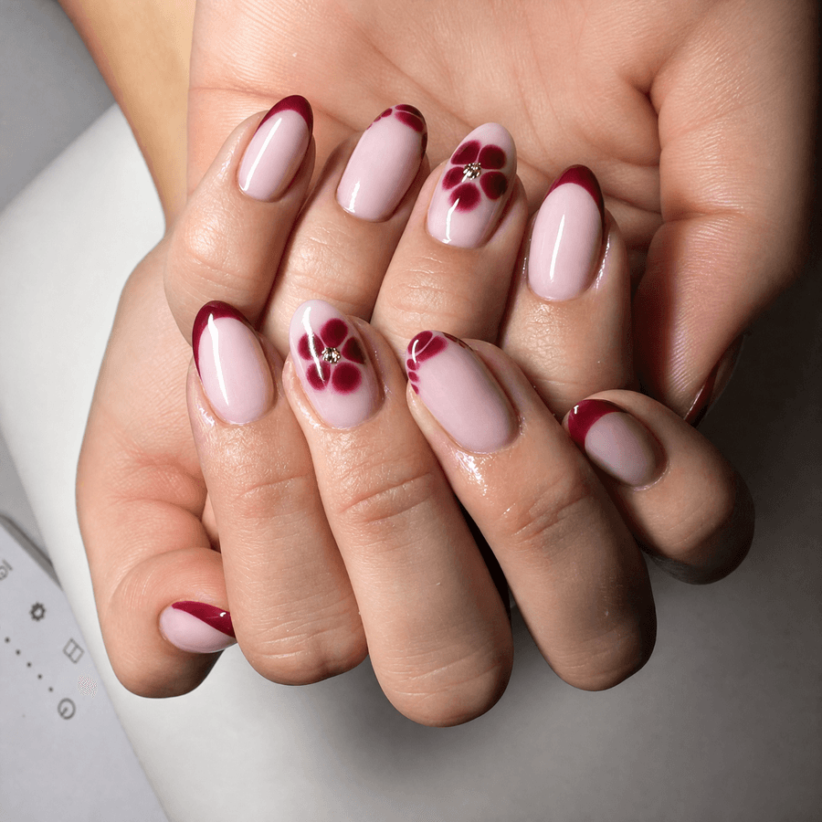 Bordeaux-French mit handgemalten Blüten – AVELI STUDIO